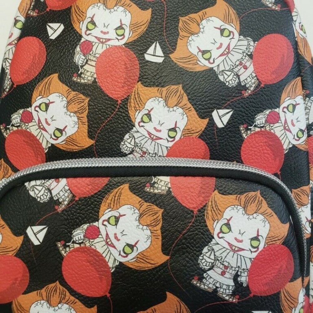 Funko Pop IT Pennywise Balloon MINI Backpack Black Multi-Color 11" x 9" Ages 17+ - Picture 2 of 3